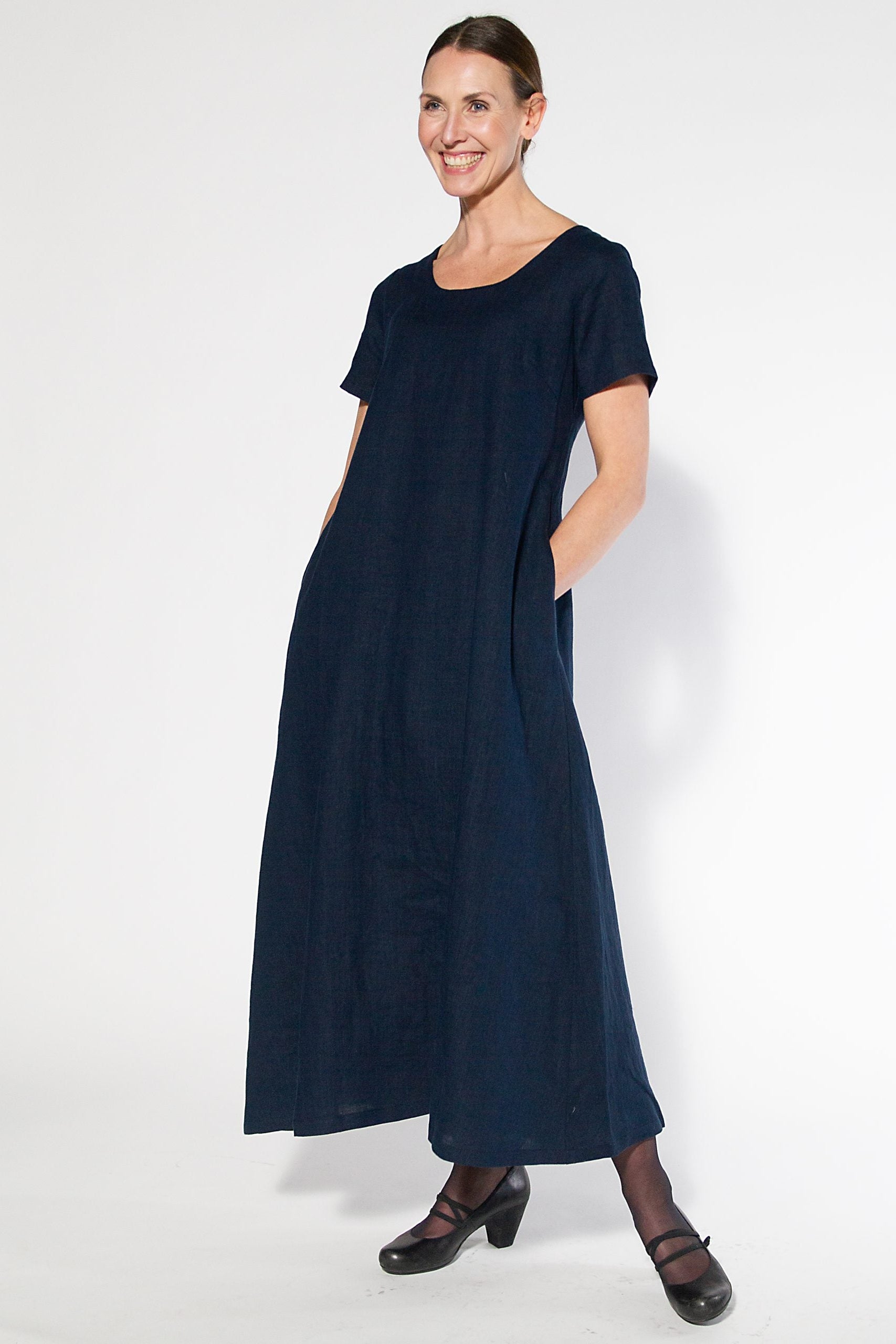 LEONA, Dress in Thin Linen image 3