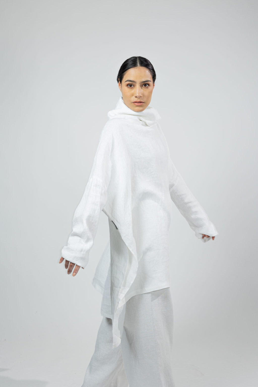 GRACE, Tunic in Thin Linen image 2