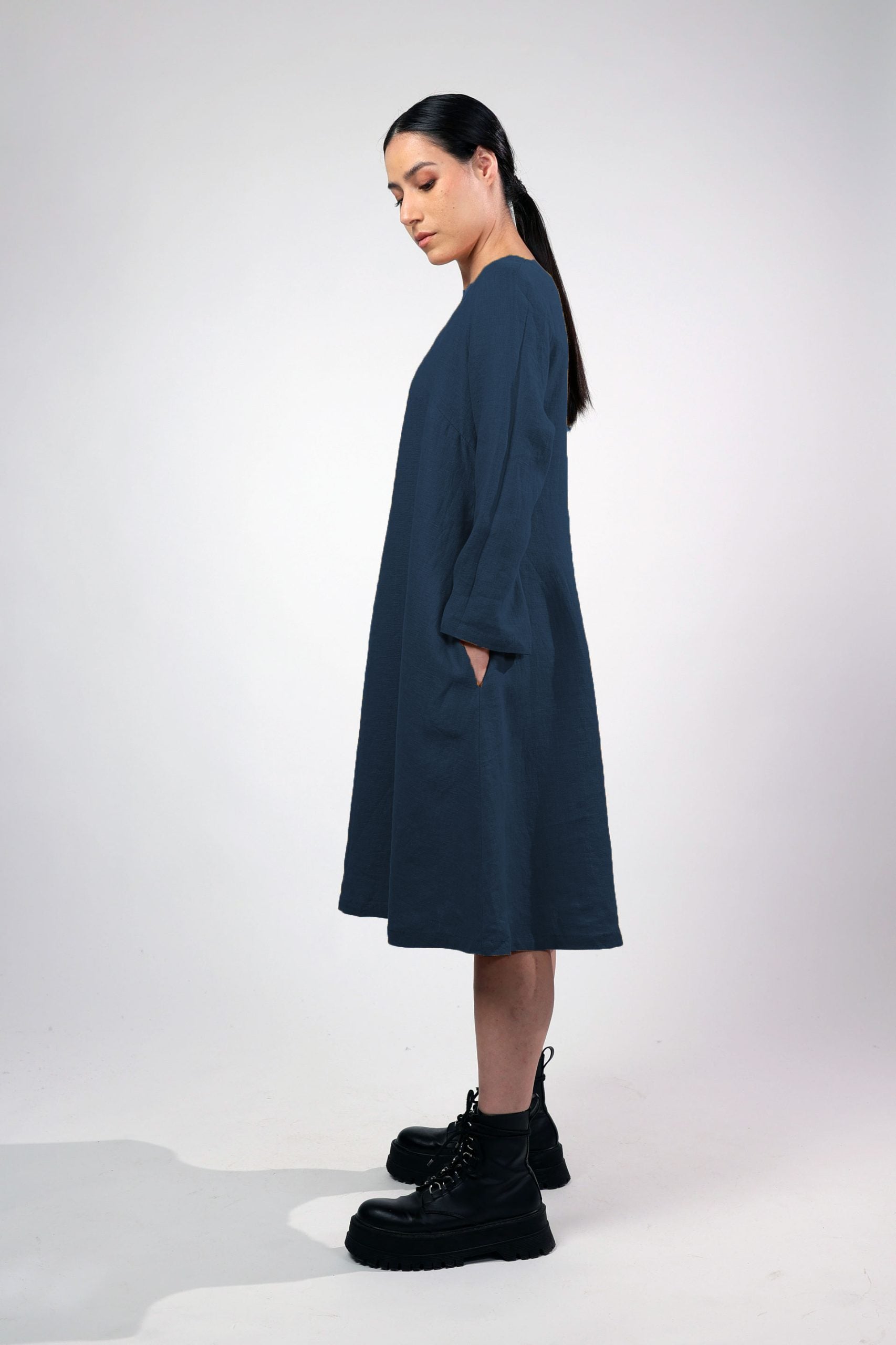 FLORA, Dress in Thin Linen image 1