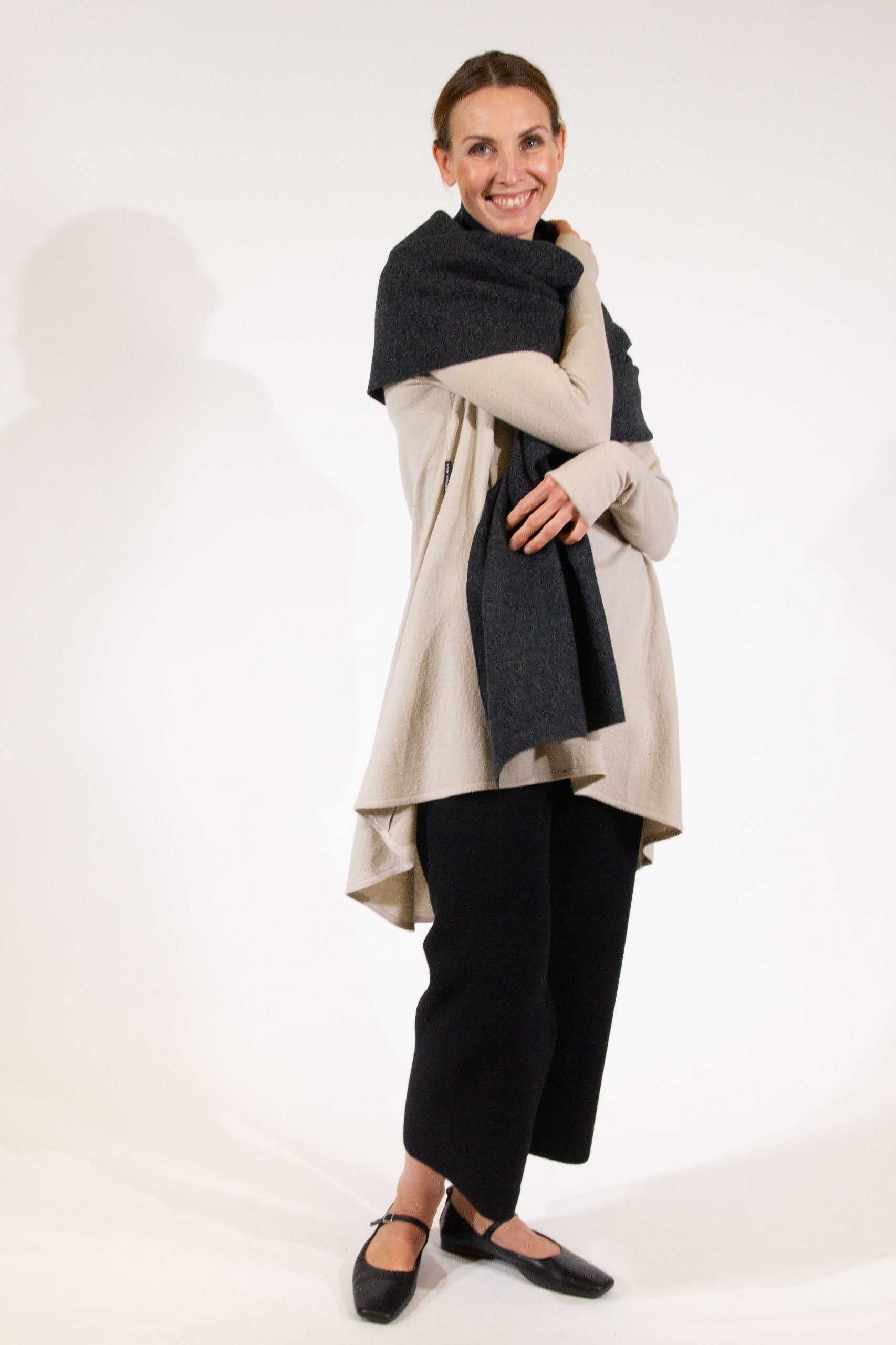 LINA, Scarf in Boiled Wool image 2