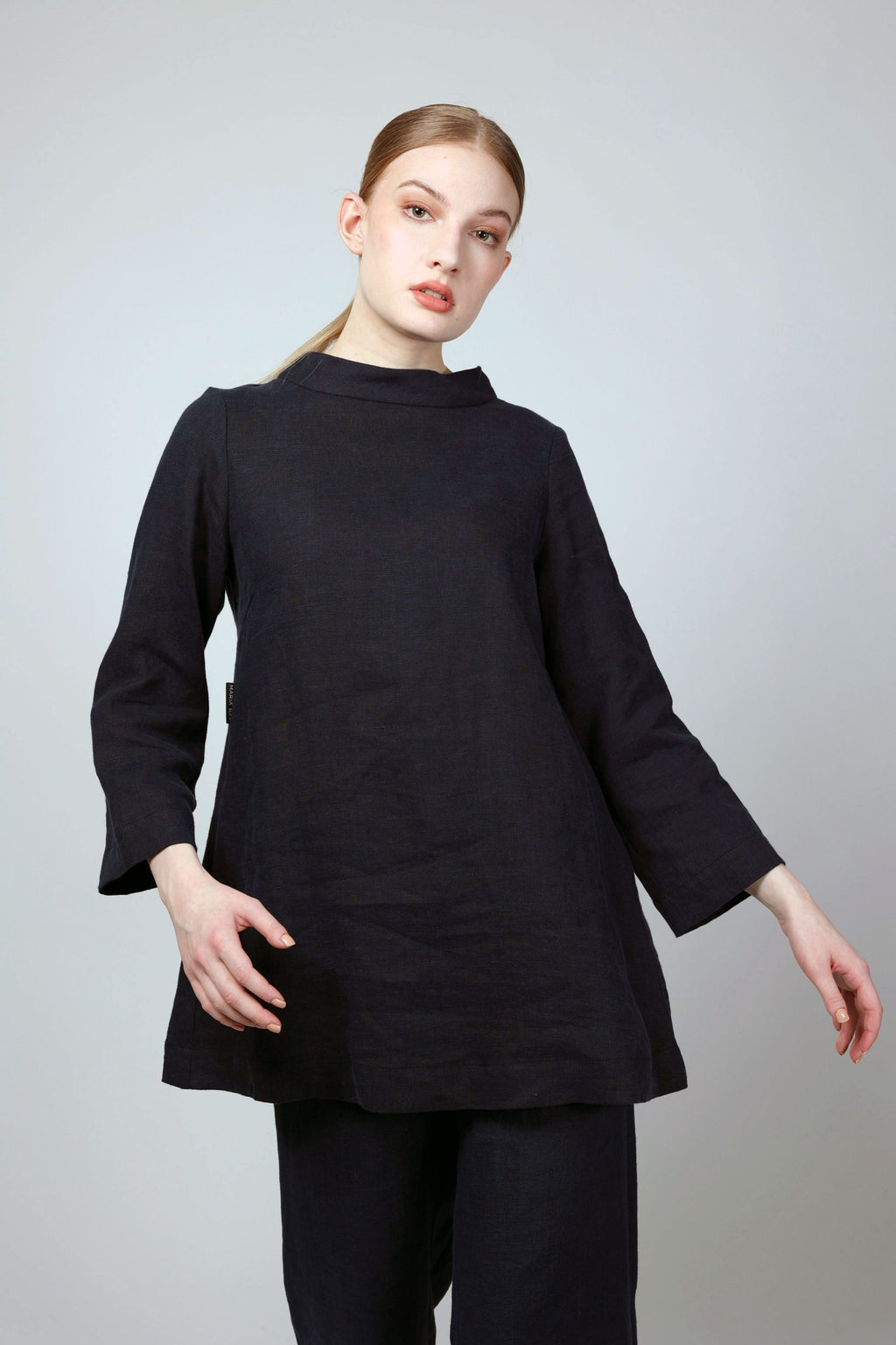HETA, Tunic in Thin Linen image 0