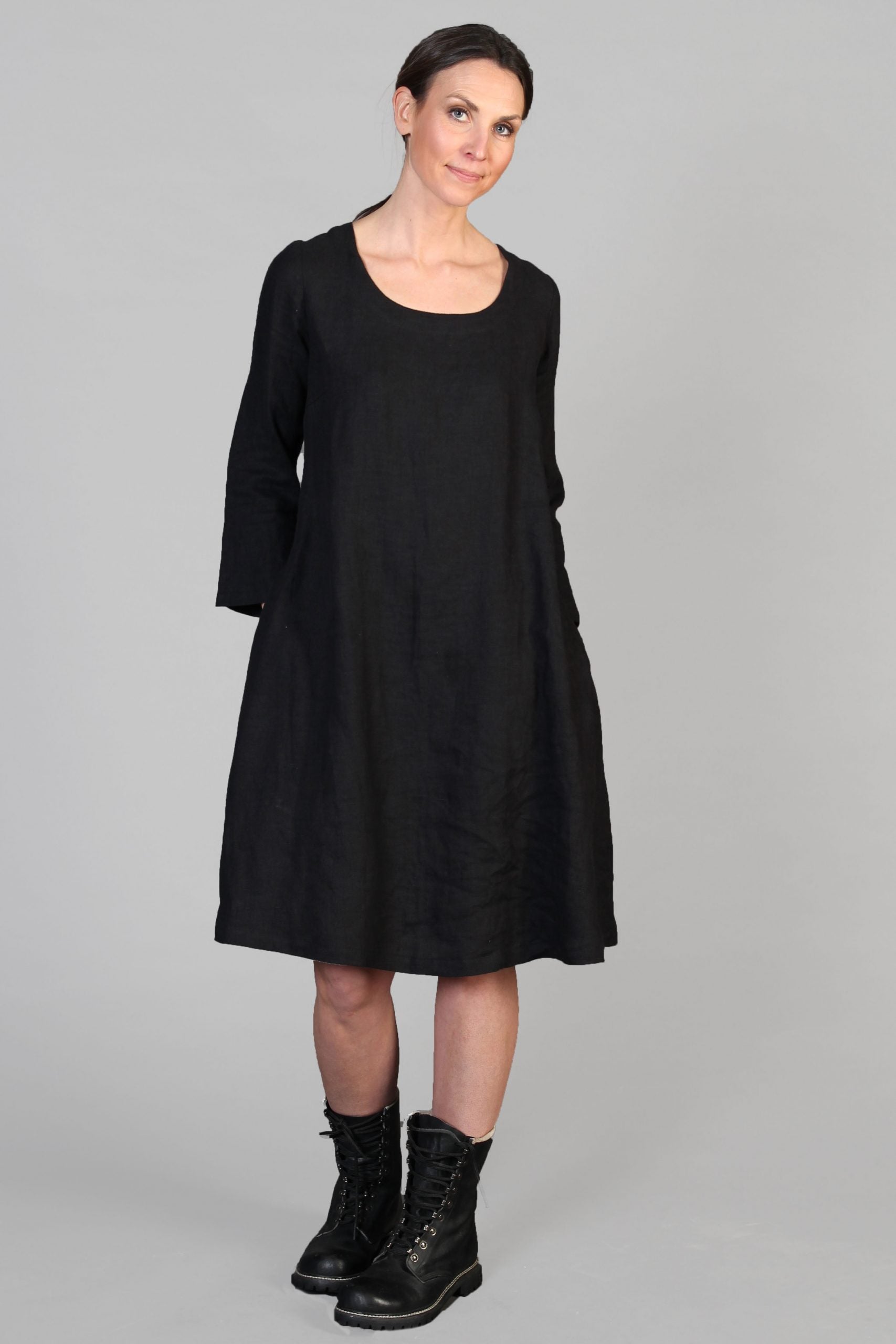 FLORA, Dress in Thin Linen image 4