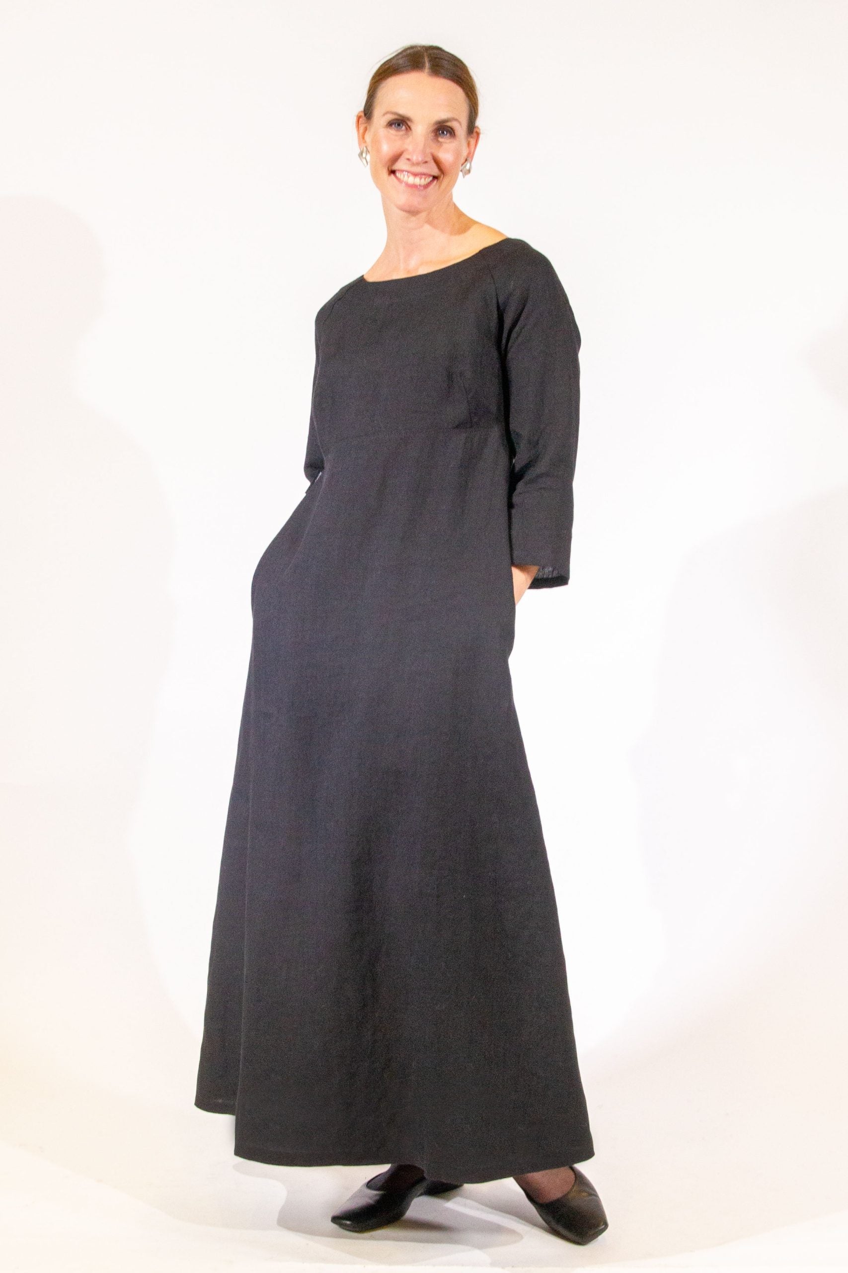 Eliza, Dress in Thin Linen – Marja Rak