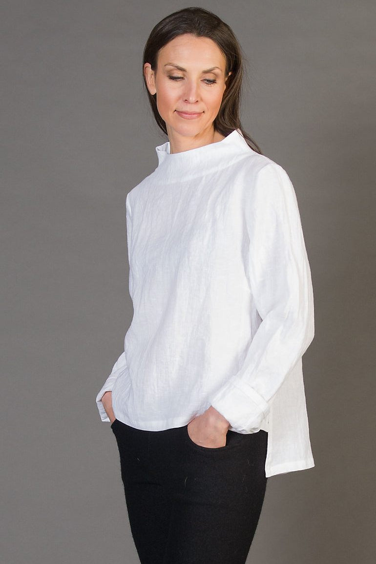 THELMA, Top in Thin Linen image 0
