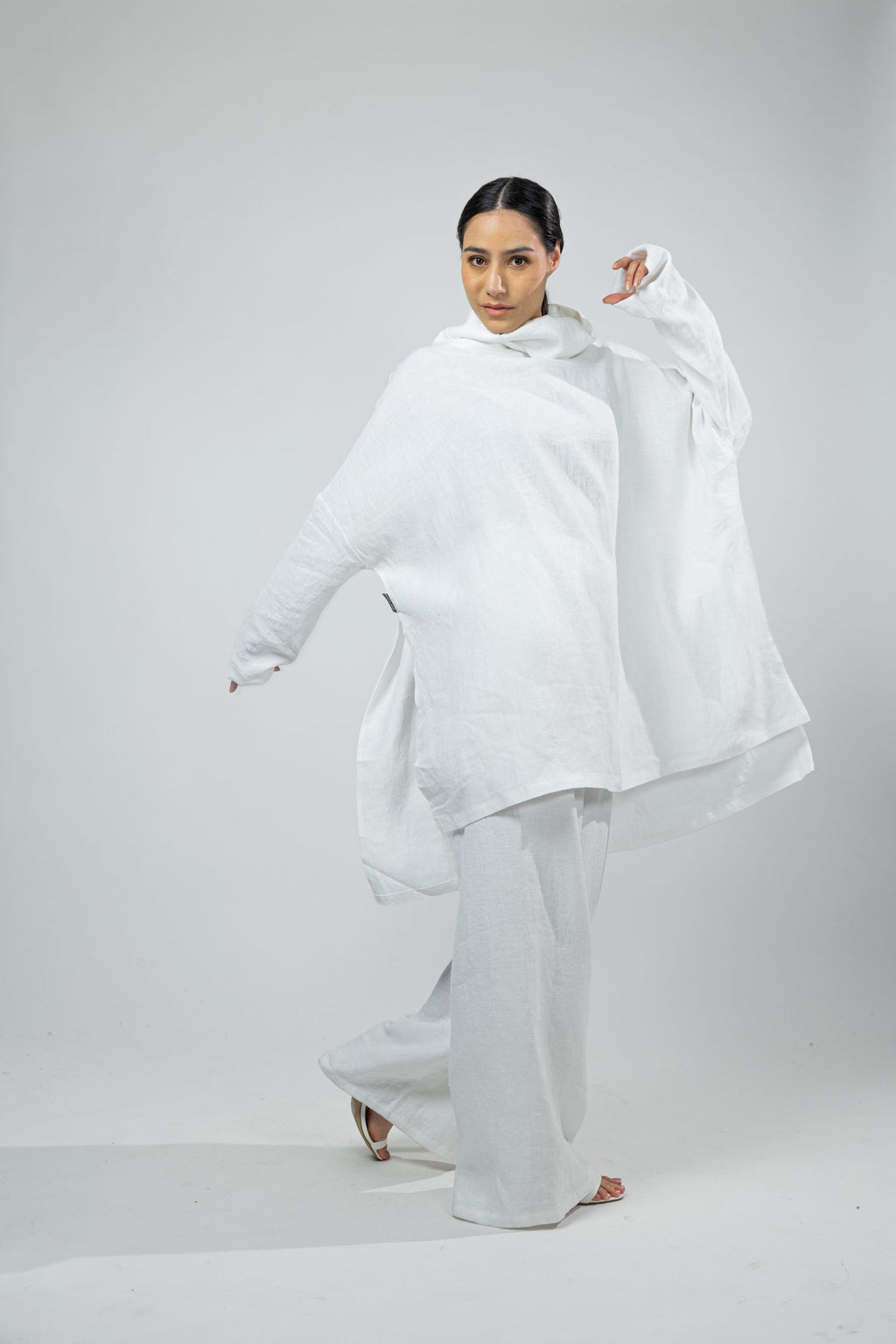 GRACE, Tunic in Thin Linen image 1