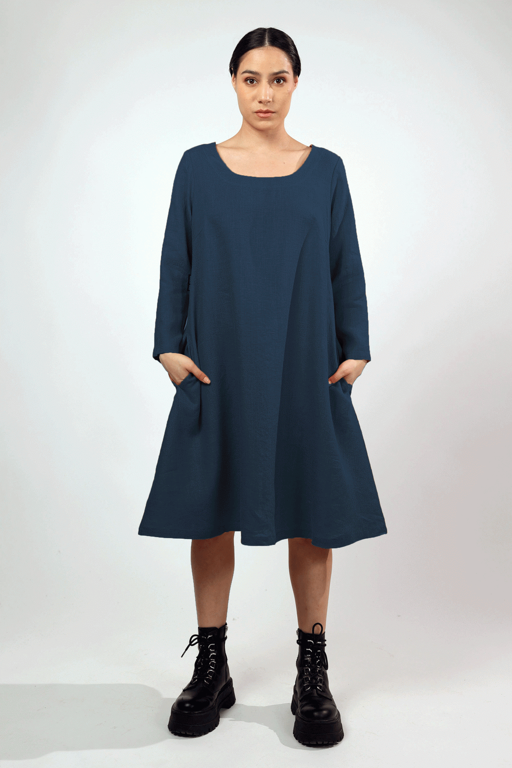 FLORA, Dress in Thin Linen image 3