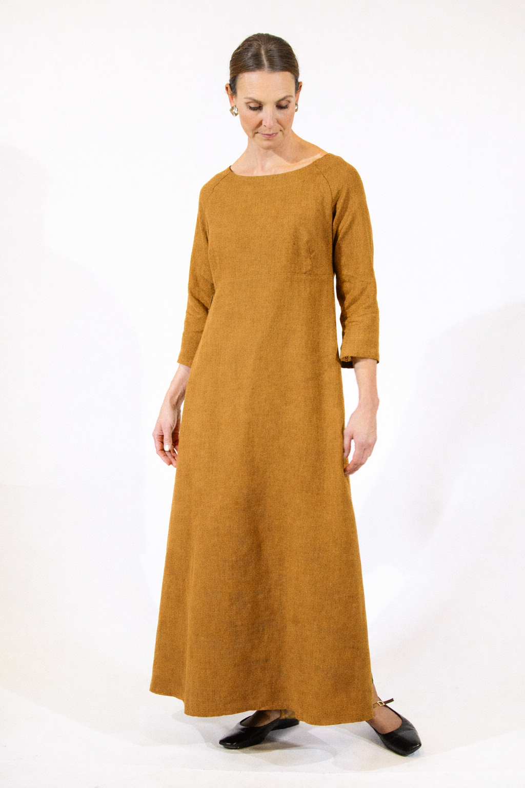 Eliza, Dress in Thin Linen – Marja Rak