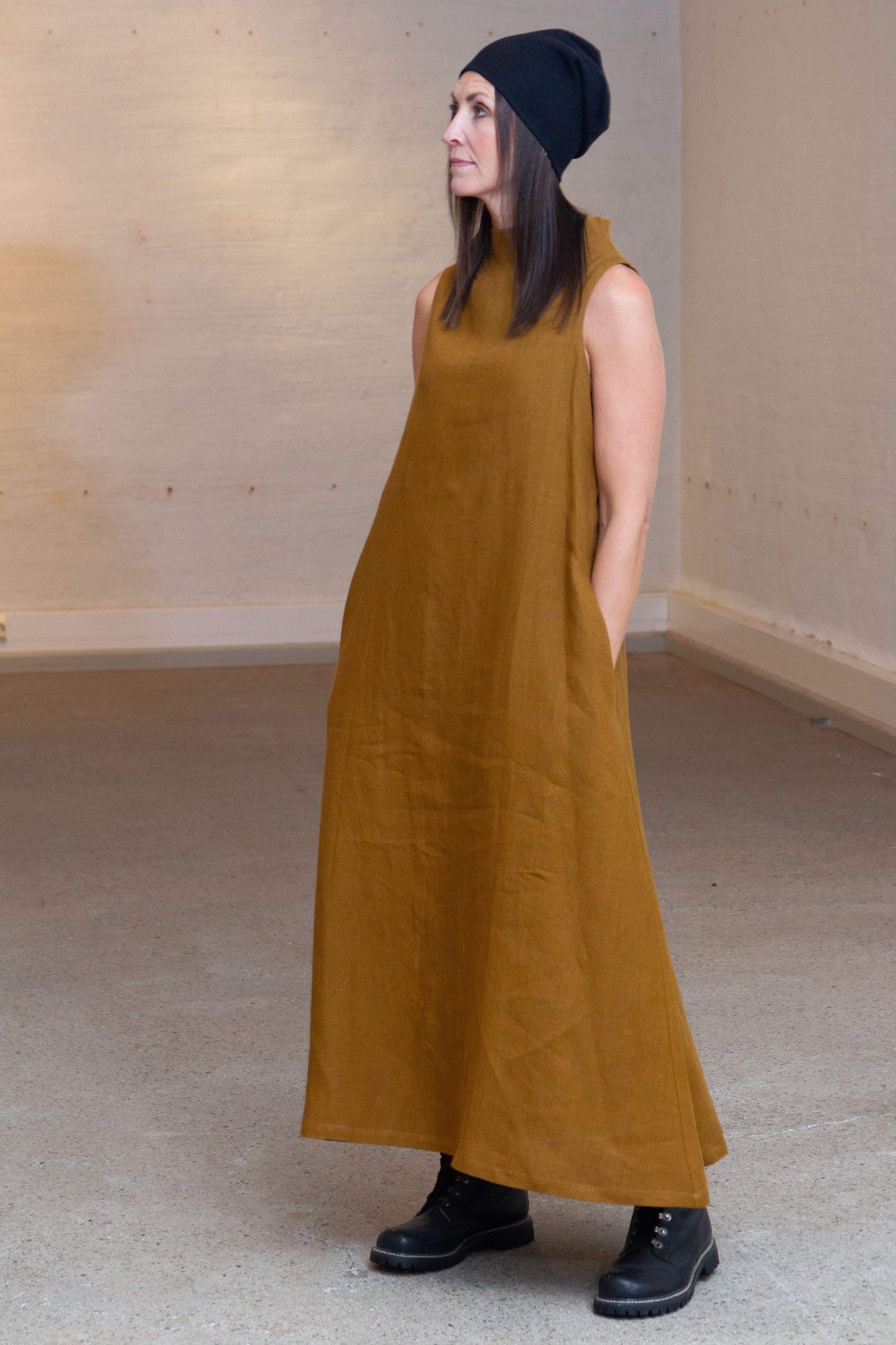 ISADORA, Dress in Thin Linen